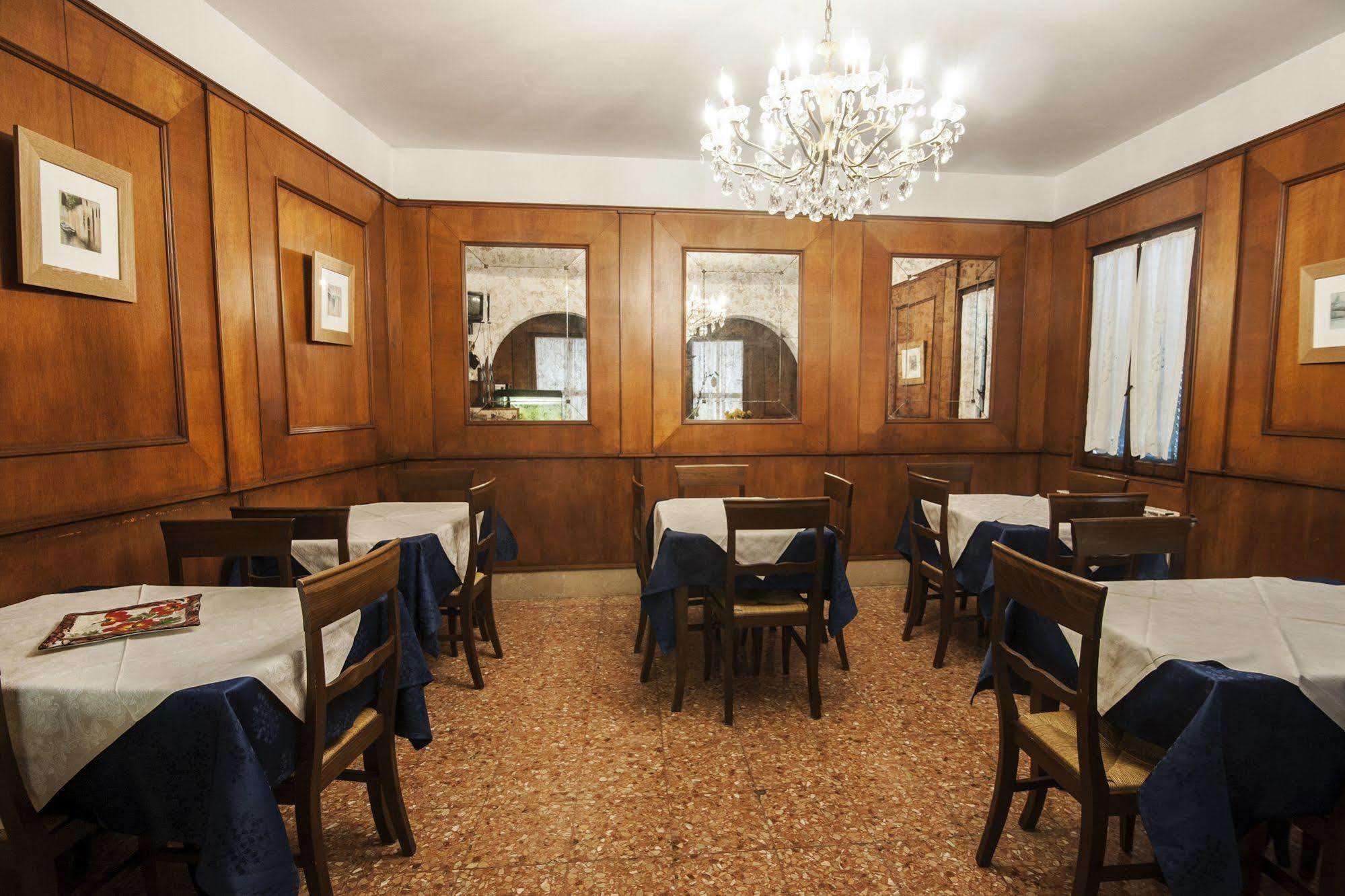 Hotel Locanda Ca' Foscari Veneţia Exterior foto